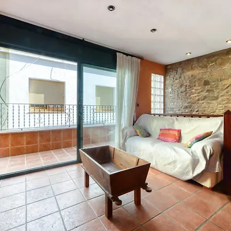 Spacious With Terrace Apartment