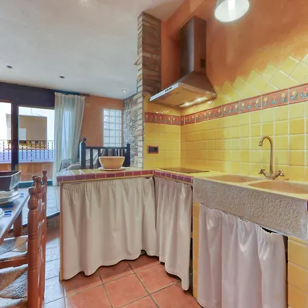 Spacious With Terrace Apartment