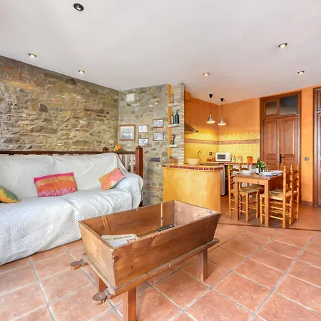 Spacious With Terrace Apartment *